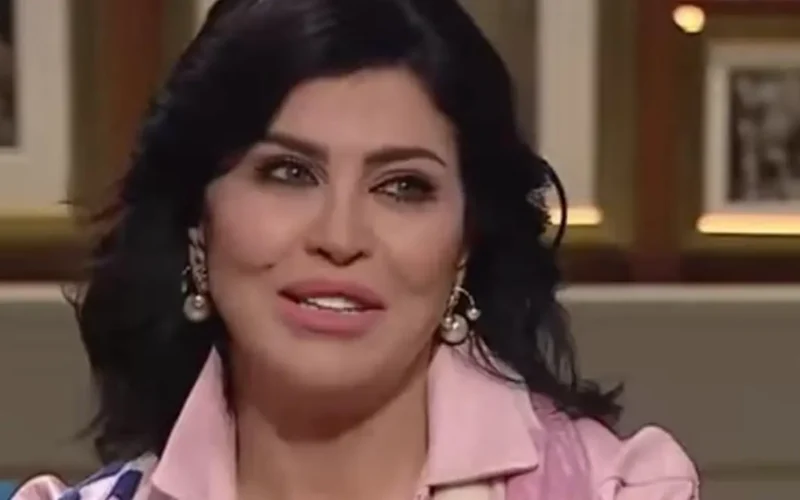 آمنة تحاول إقناع أدهم بالحمل مجدداً في الحلقة الثامنة من مسلسل اللون الأزرق